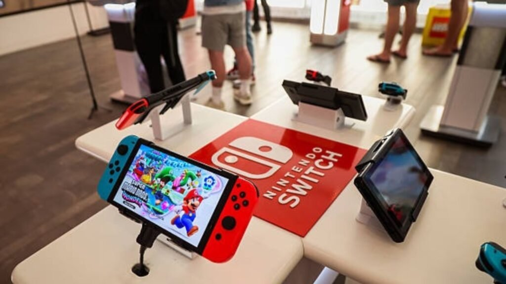 Is a series of anti-consumer practices and a lack of worthy titles making Nintendo lose its core gamer base